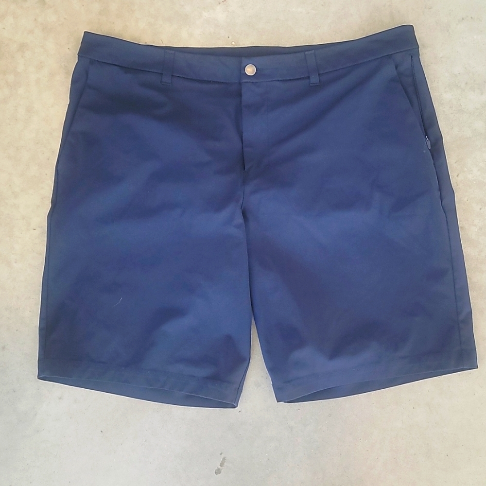 Lululemon navy shorts size 40